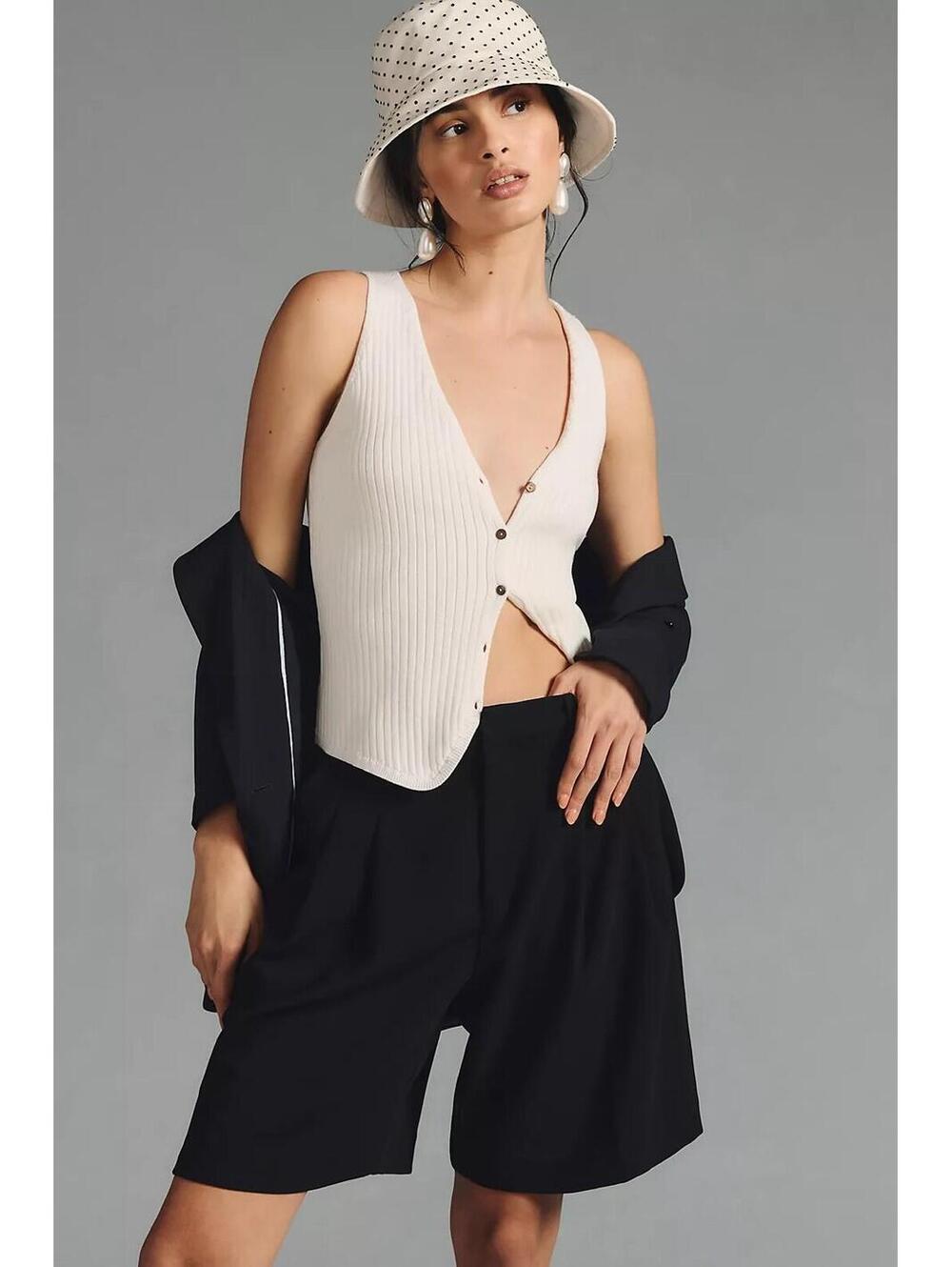 MAEVE by Anthropologie Avery Pleated High Rise Trouser Shorts In Black-Size 4